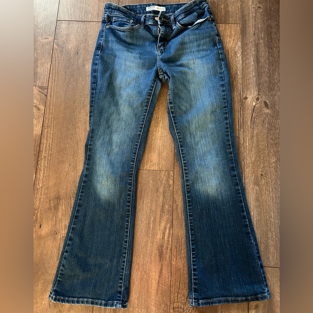 Levi bootcut size 27 length 30 (size 3/4 women’s jeans)